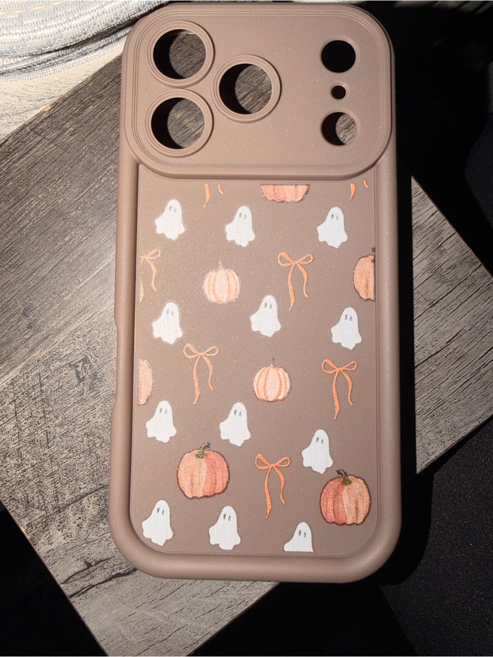 Brown Pumpkin & Ghost Protective Phone Case - iPhone 17 pro